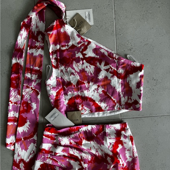 Motf satin skirt set - Picture 3 of 3